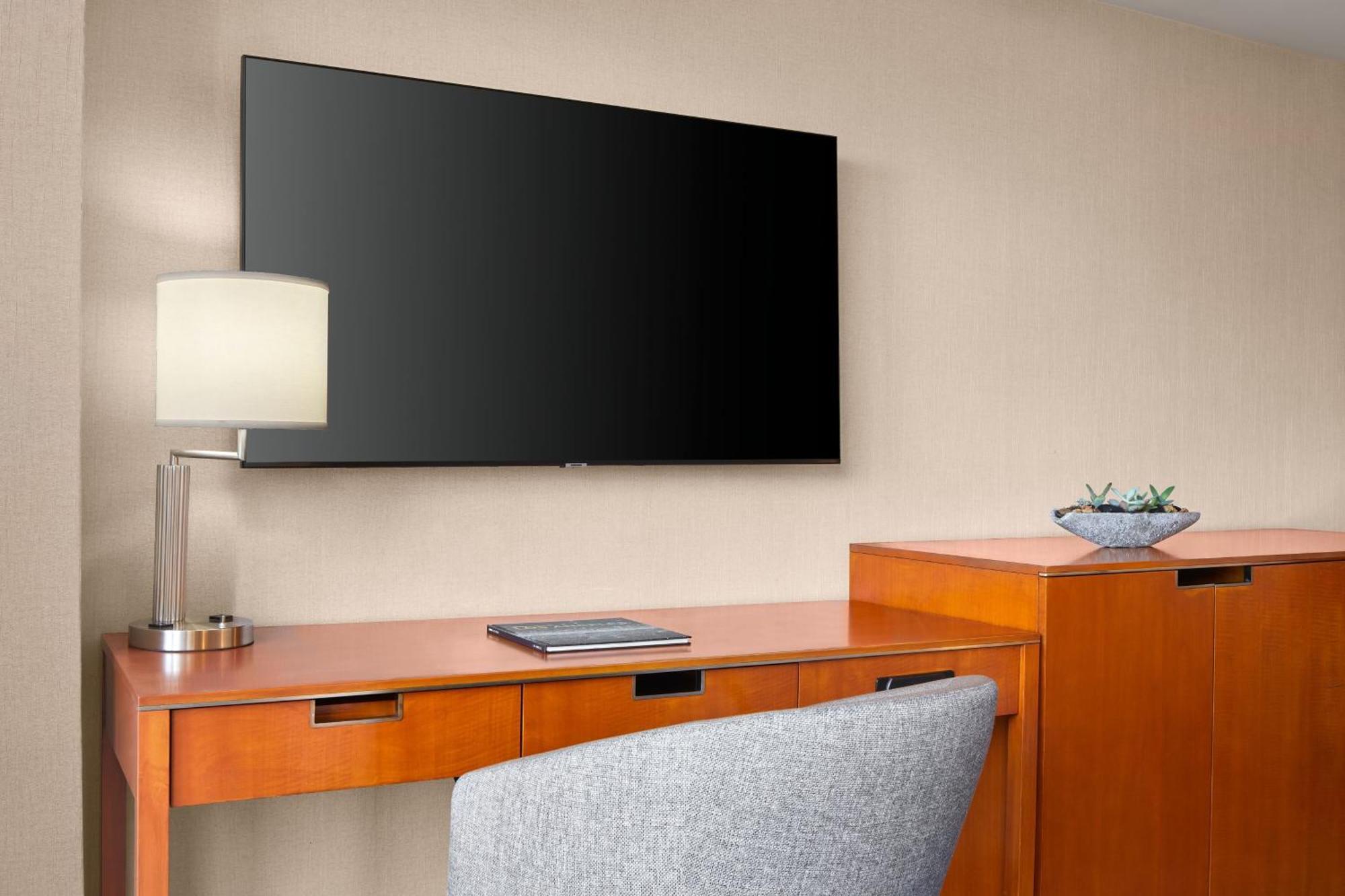 Guest room, 1 King, City view,1499762776:JPEG