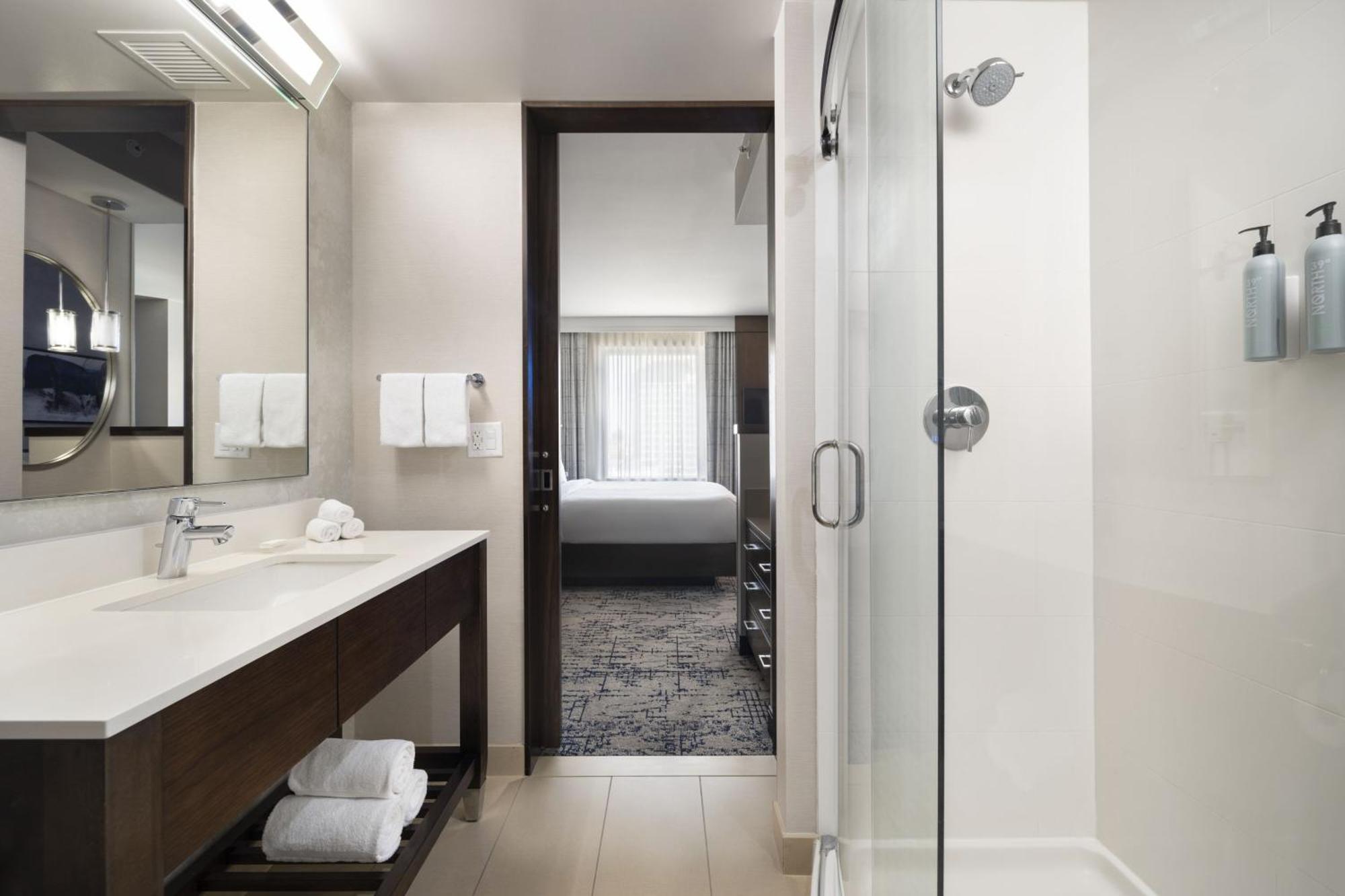 One-Bedroom Junior Suite