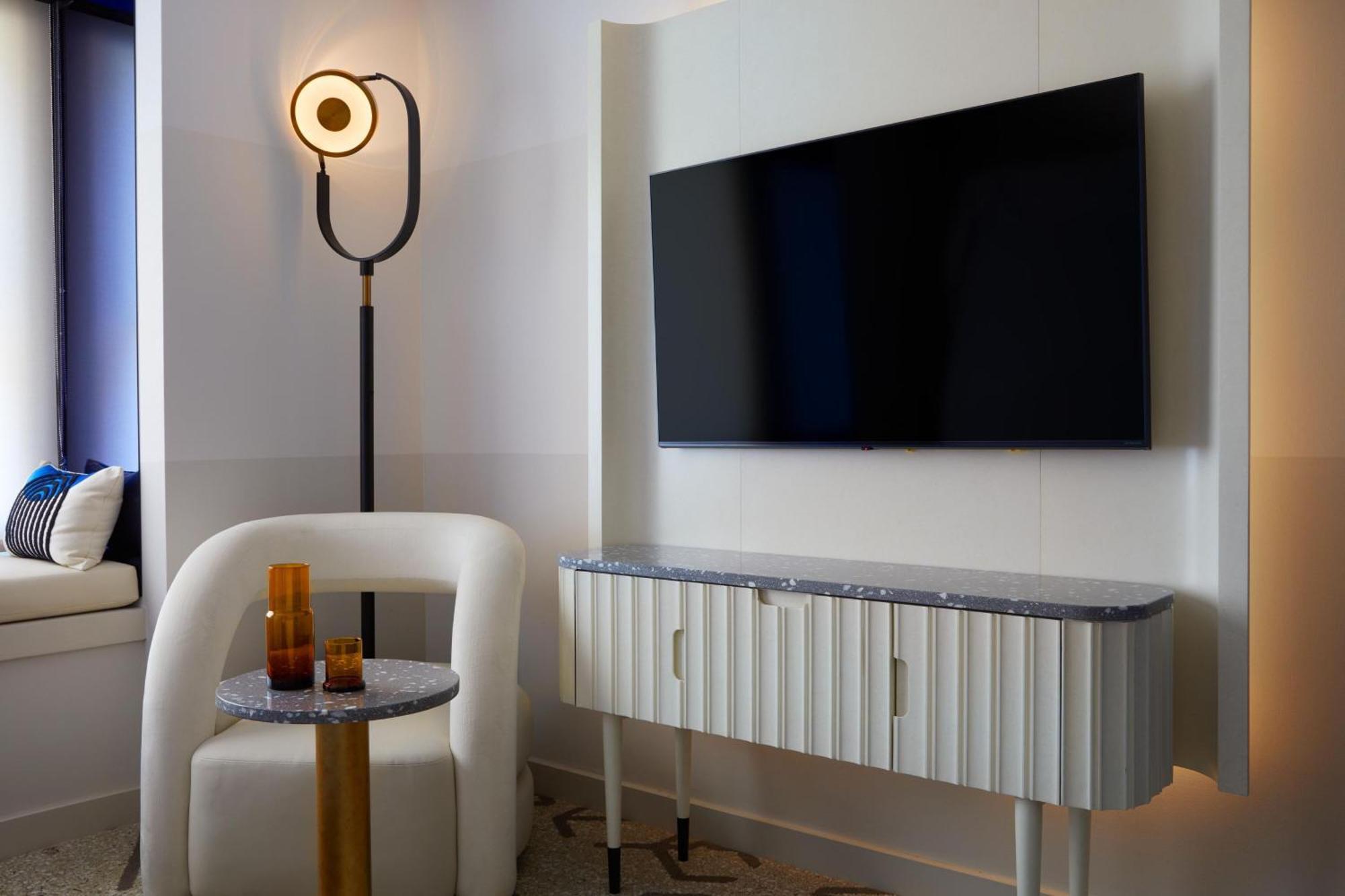 Premier Room, Guest Room, 2 Queen,1609720362:JPEG