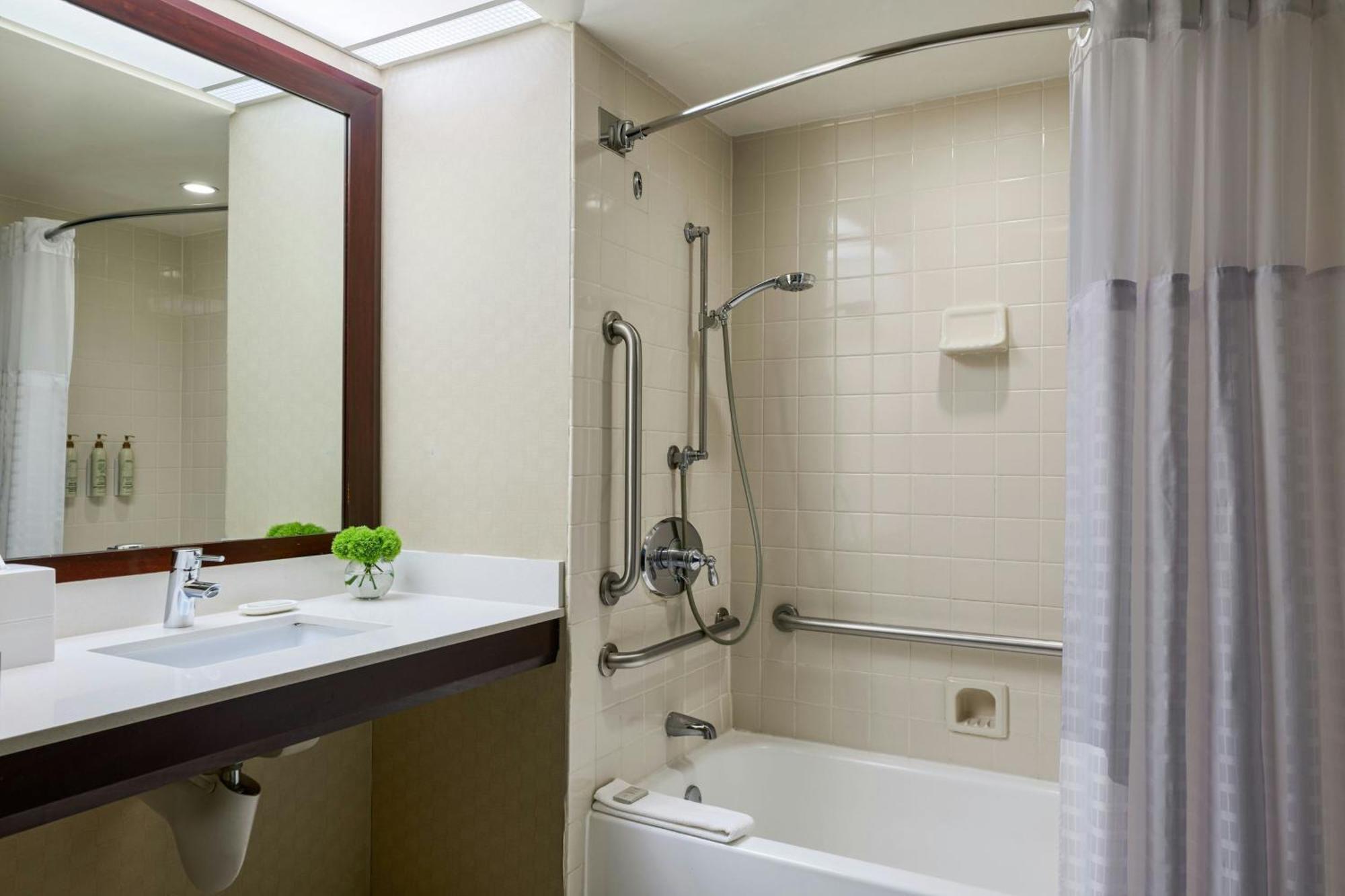 Guest Room, 1 King