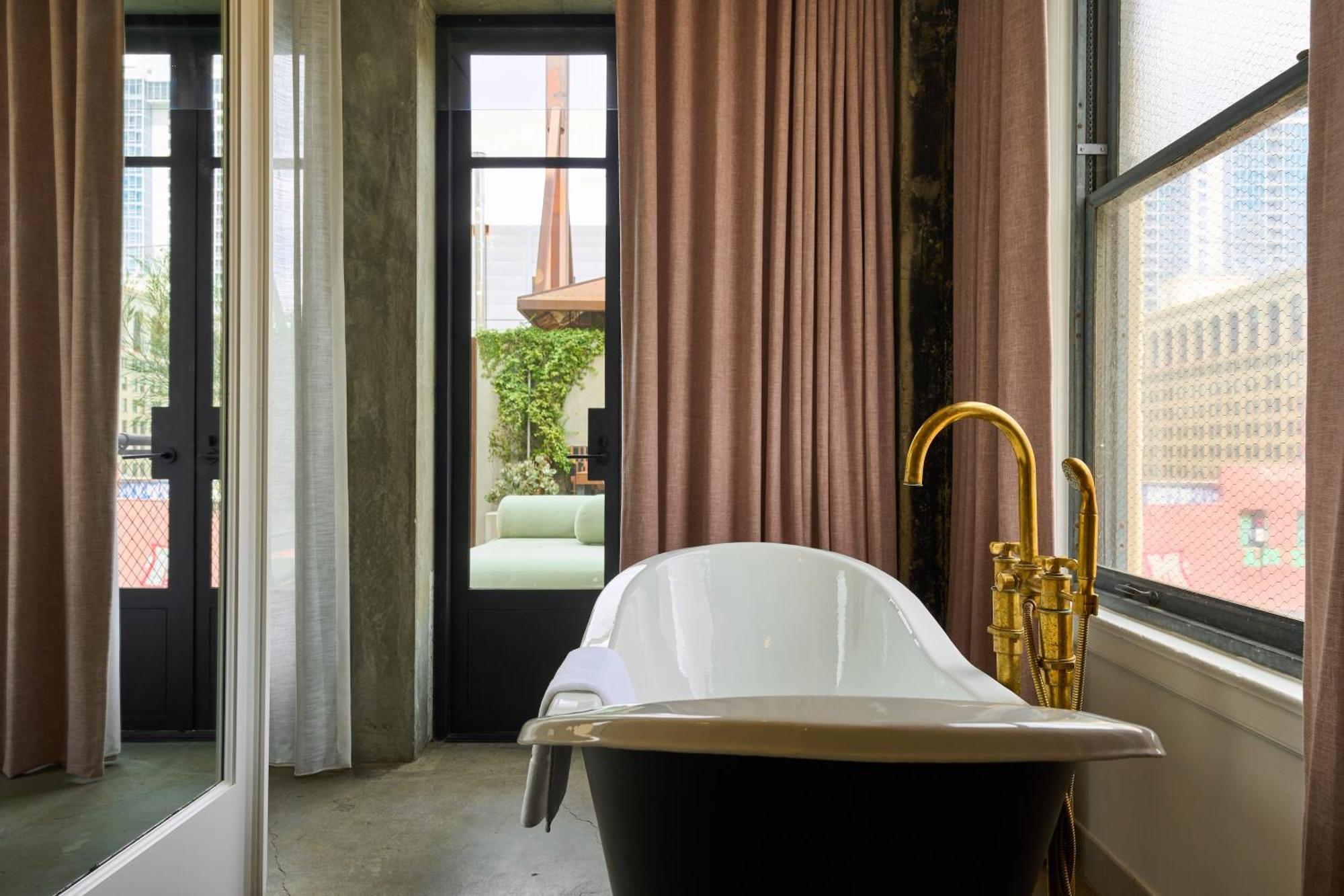 Loft King Terrace Suite Renovated
