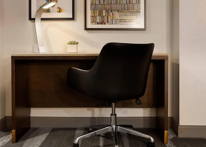 Renaissance Los Angeles Airport Hotel