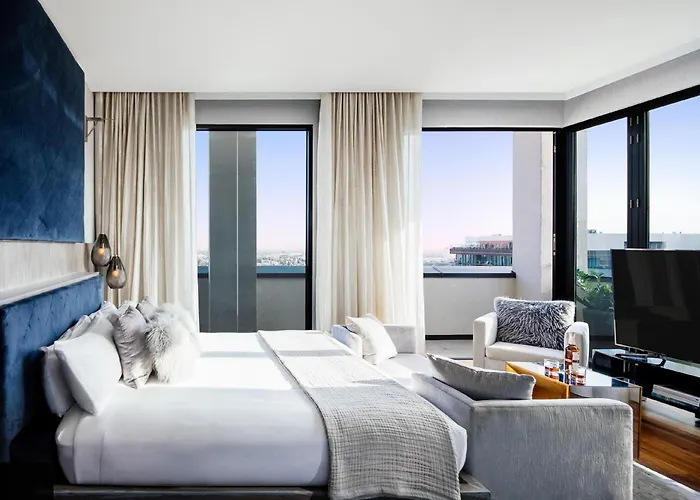 Dream Hollywood, By Hyatt Hotel Los Angeles